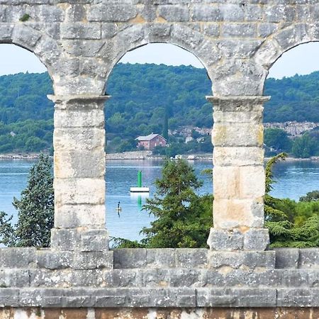 Apartman P-E Pula Exteriér fotografie