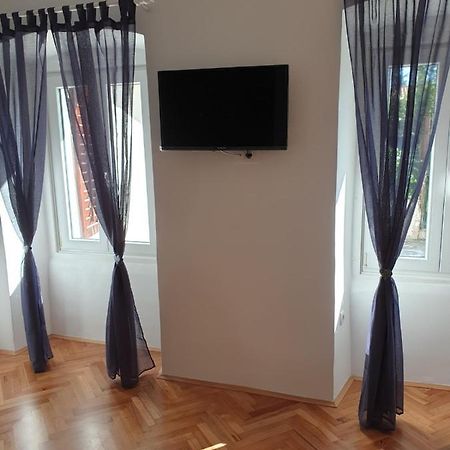 Apartman P-E Pula Exteriér fotografie