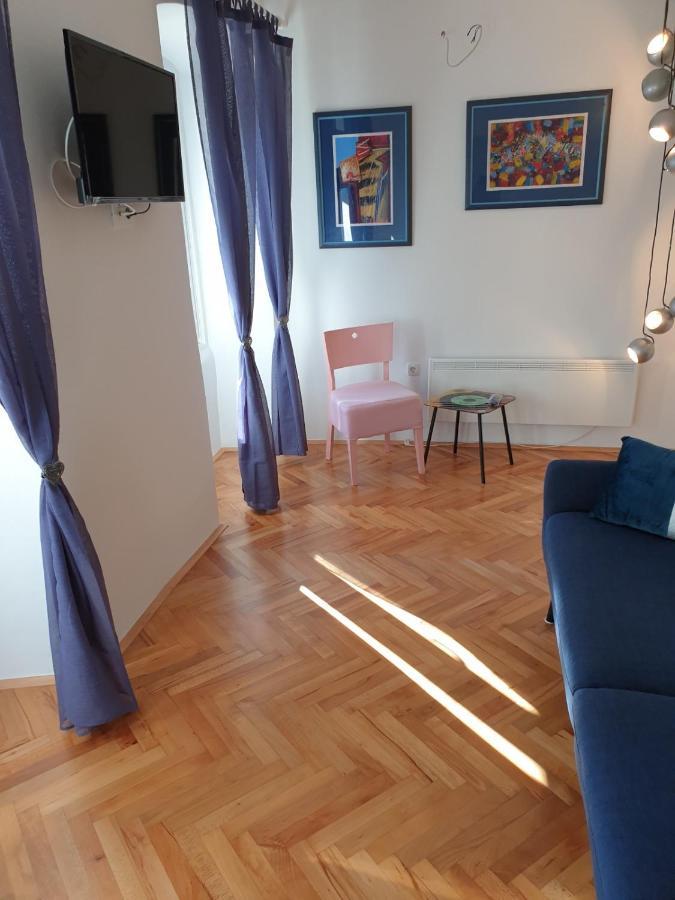 Apartman P-E Pula Exteriér fotografie
