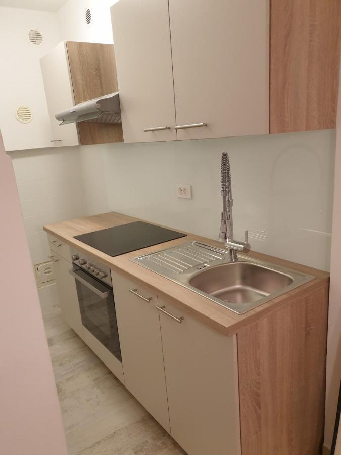 Apartman P-E Pula Exteriér fotografie