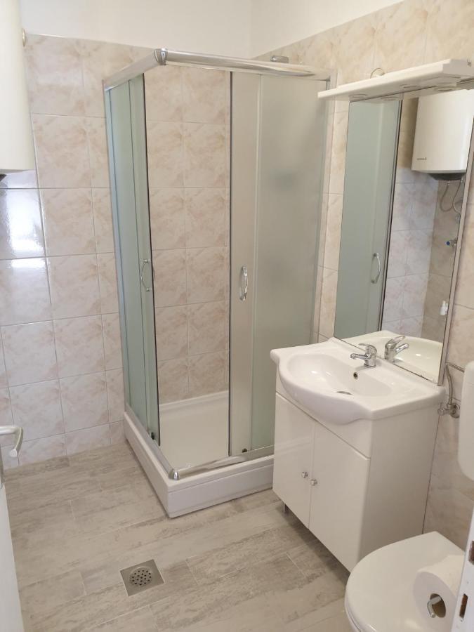 Apartman P-E Pula Exteriér fotografie
