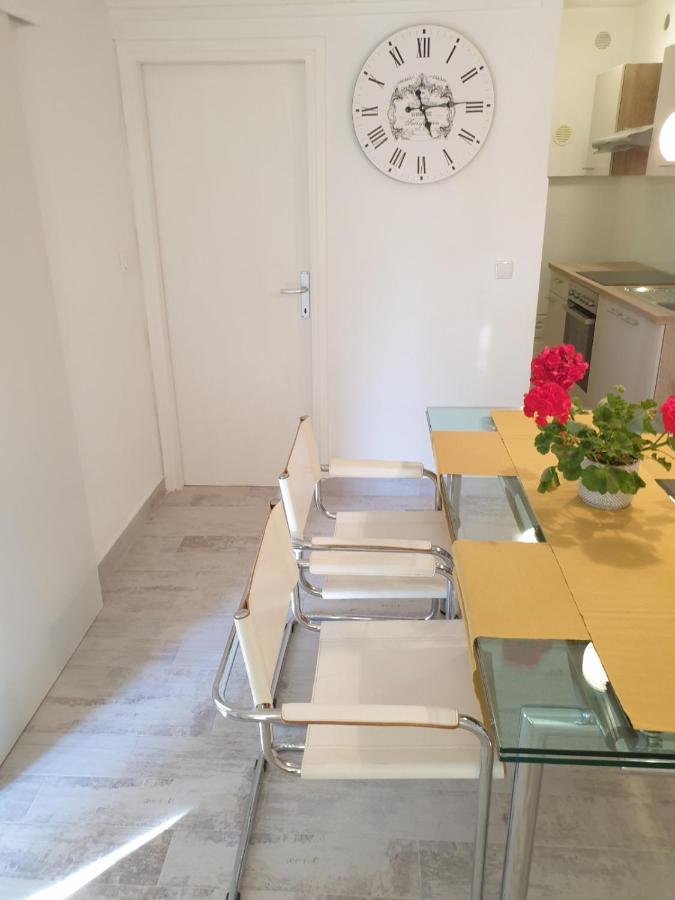 Apartman P-E Pula Exteriér fotografie